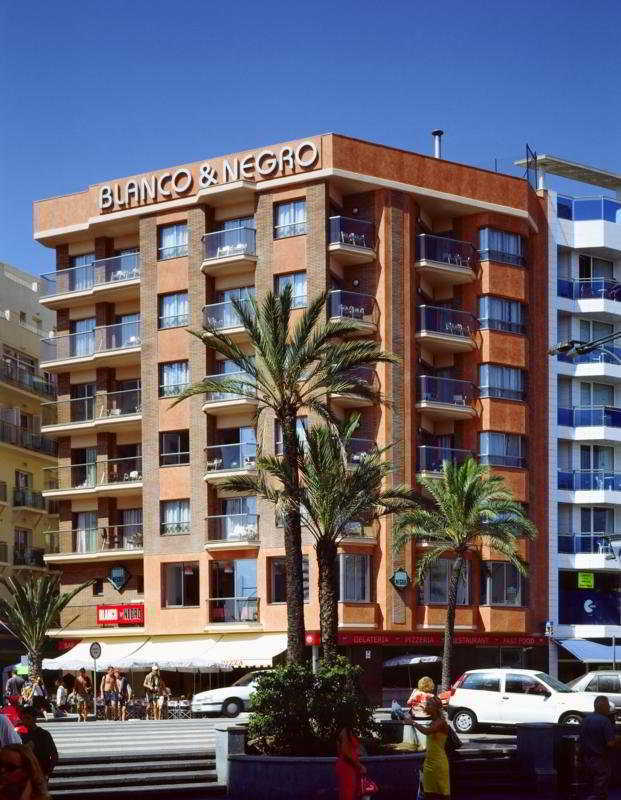 Blanco Y Negro Apartments Lloret de Mar Esterno foto